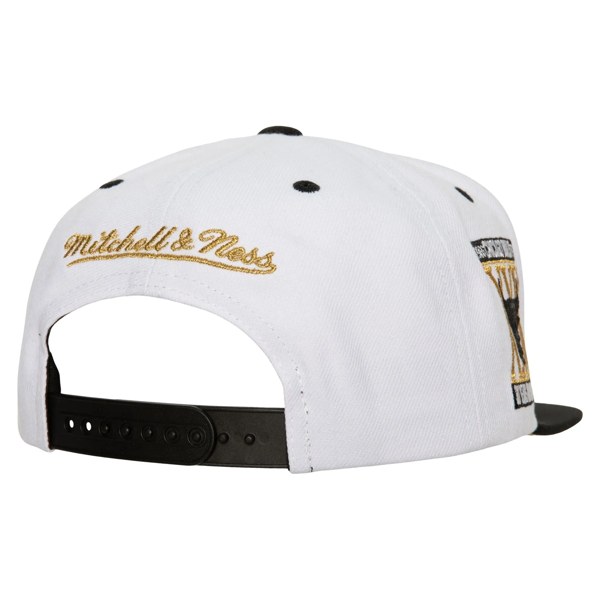 Mitchell & Ness Men's Chicago Bulls MVP Snapback Hat, White